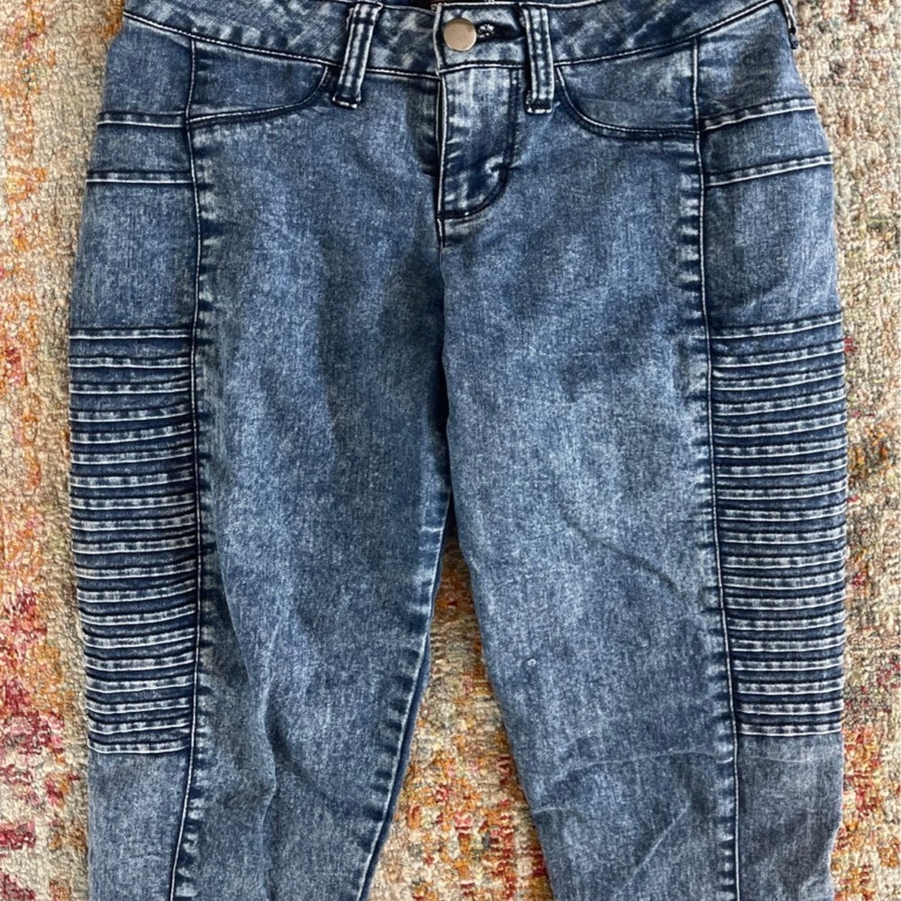 Forever 21 Blue Ankle Cropped Jeans with Moto-Style